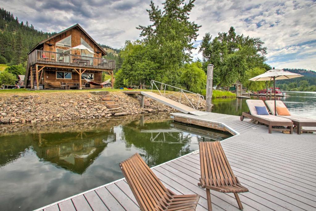 Waterfront Cabin with 2 Boat Docks and Mtn Views!